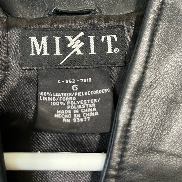 Black Leather Vest EUC - Picture 3 of 3